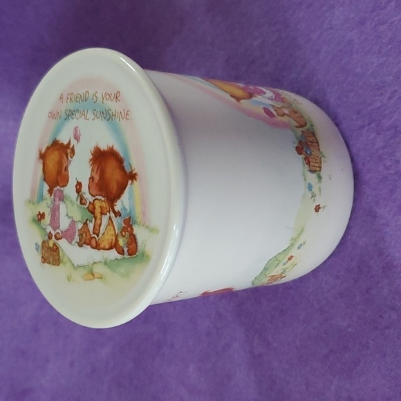 VINTAGE Hallmark Mug Mates, Betsy Clark 1983 Precious Moments Best Friends Mug - Picture 3 of 8